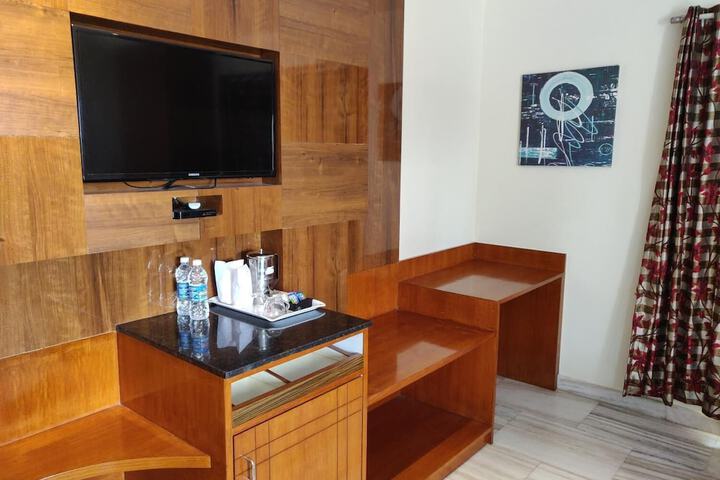 Room 9 of 29