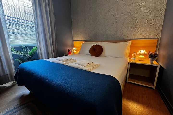 Room 21 of 37