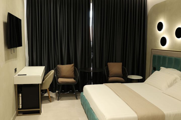Room 33 of 88