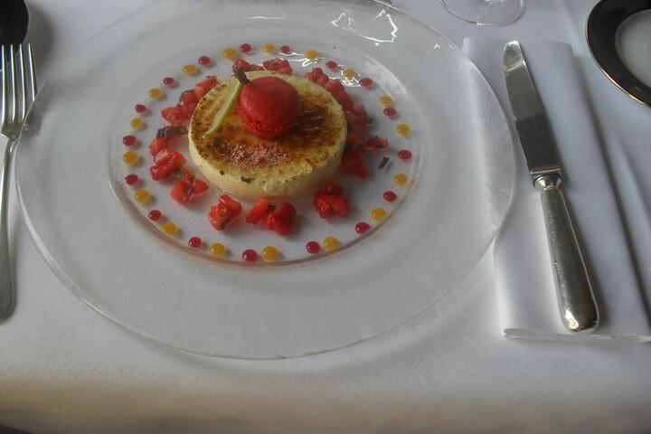Dining 19 of 34