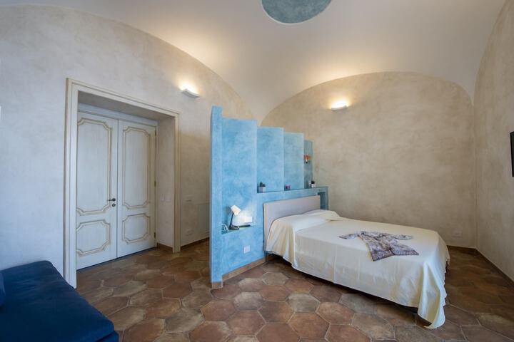 Room 14 of 78