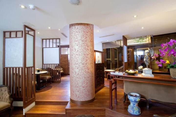 Lobby Entry