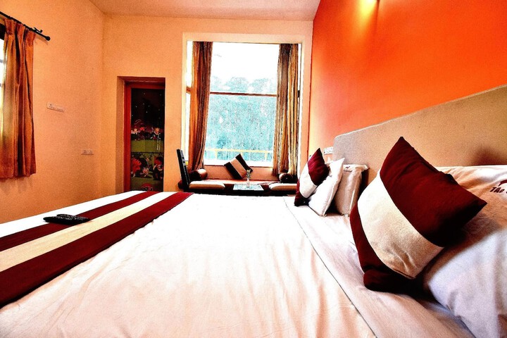 Room 14 of 30