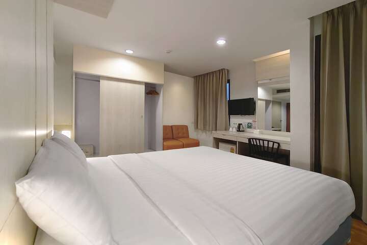 Room 28 of 56