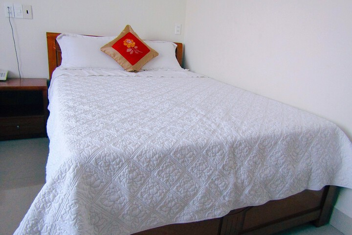 Room 6 of 32