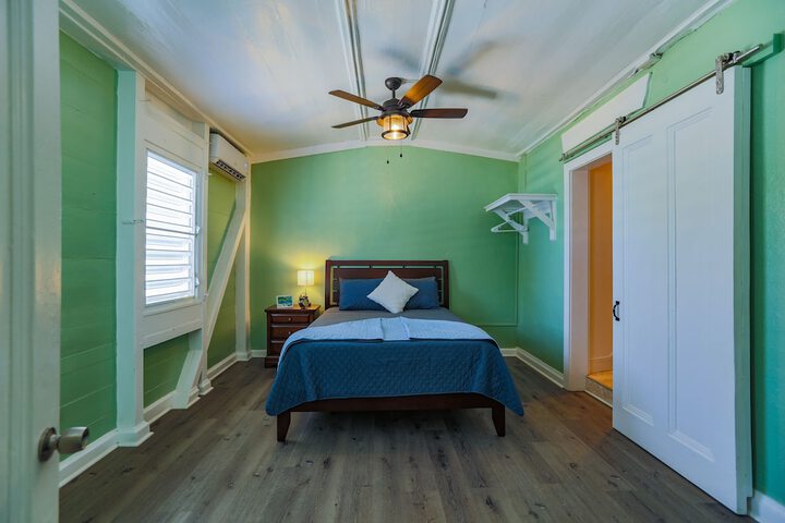 Room 21 of 171