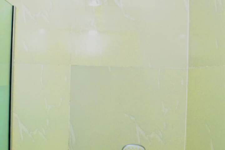 Room 11 of 20