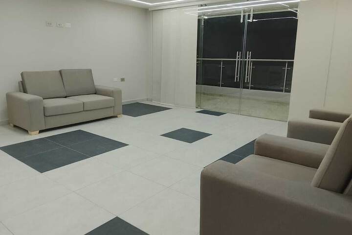 Room 28 of 32