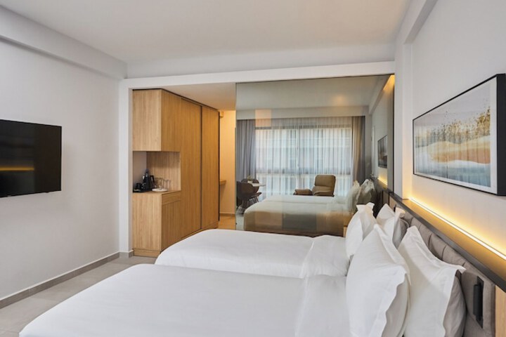 Room 12 of 41