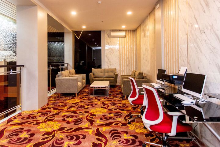 Business Center 59 of 62