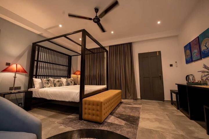 Room 3 of 38