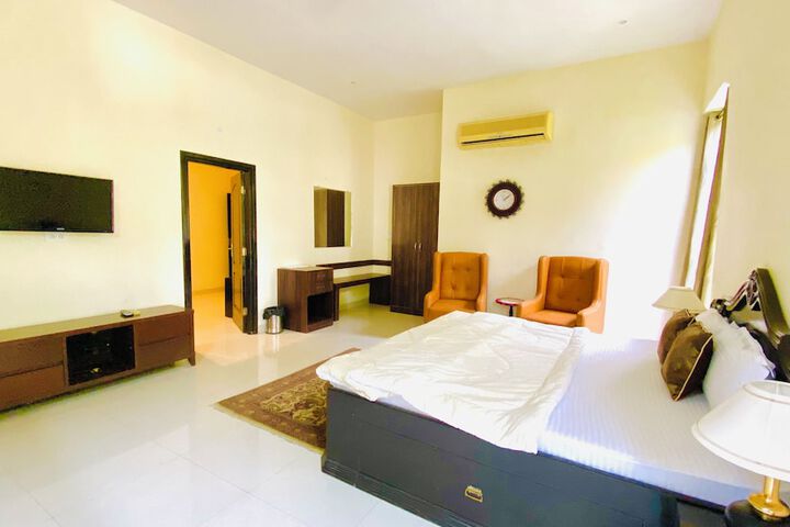 Room 14 of 60