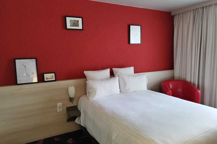 Room 5 of 50