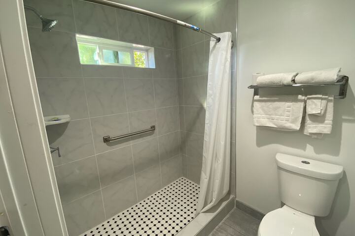 Standard Double or Twin Room (6 of 6)