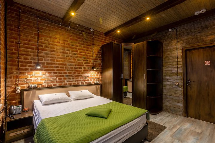 Room 28 of 127