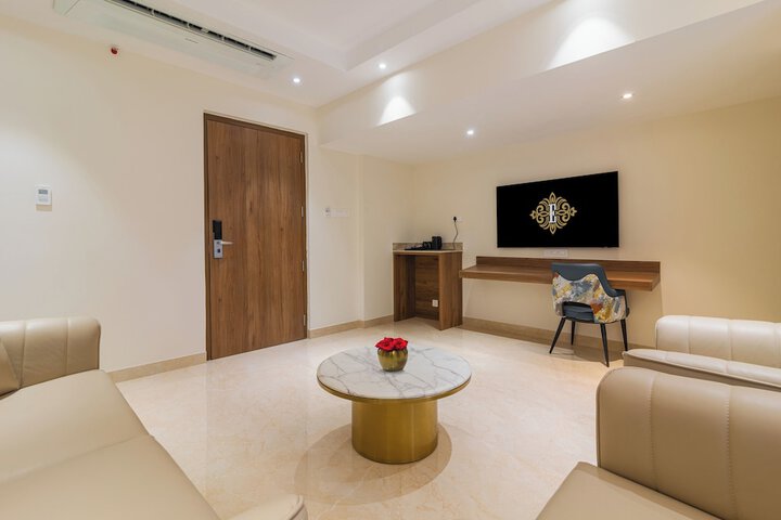Room 17 of 53