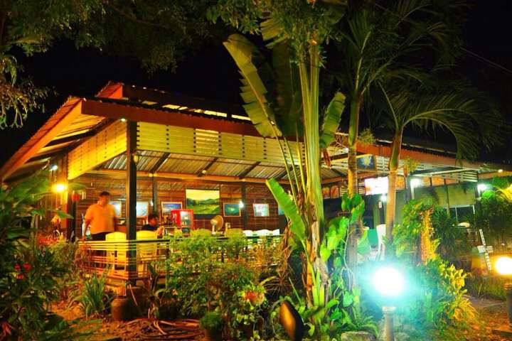 Hotel Exterior 33 of 43