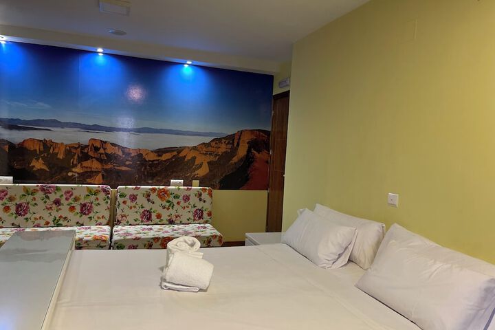 Room 18 of 108