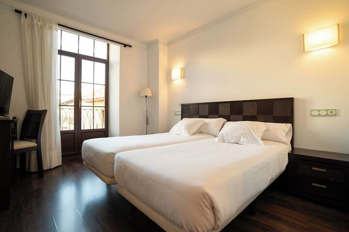 Room 14 of 27