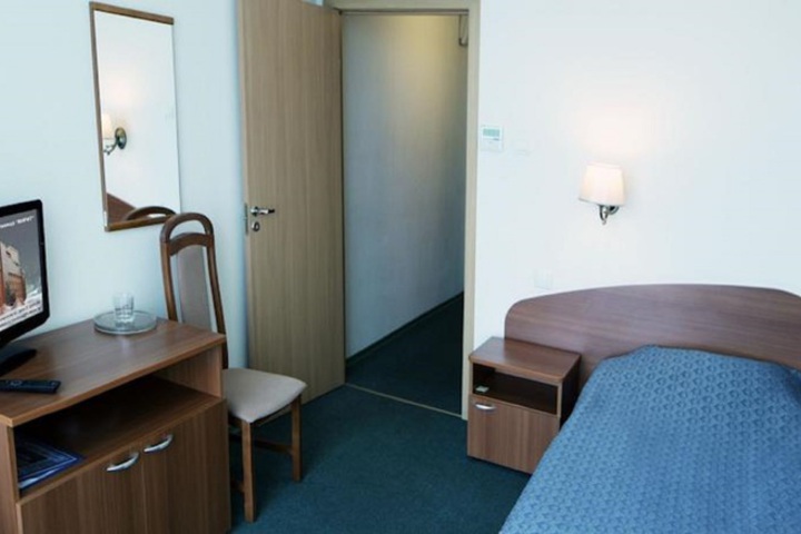 Room 3 of 9
