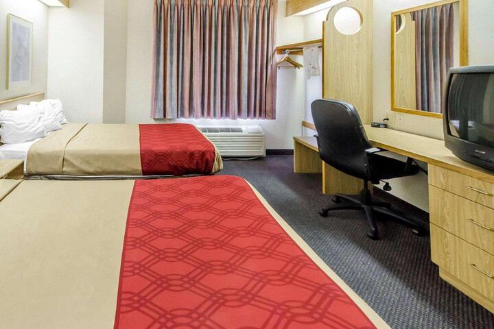 2 Double Beds (1 of 13)