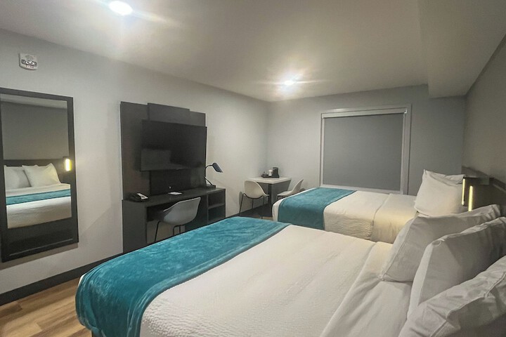 Room 5 of 42
