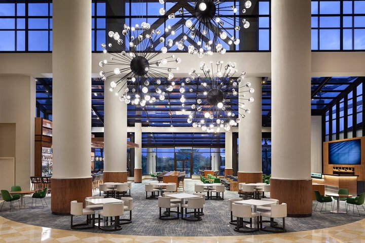 Lobby lounge