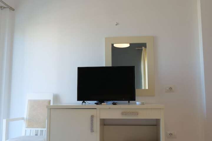 Room 17 of 48