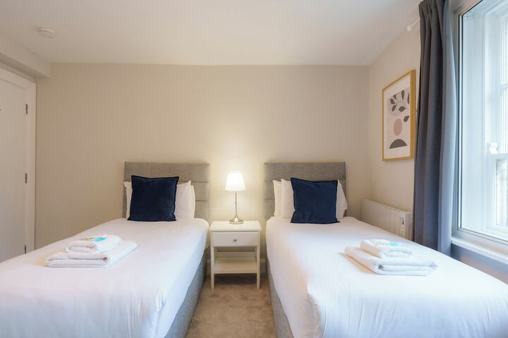 Room 55 of 106