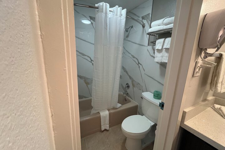 Room 16 of 16
