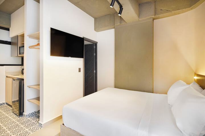 Room 15 of 37
