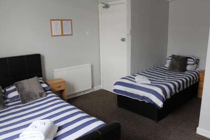Room 9 of 33
