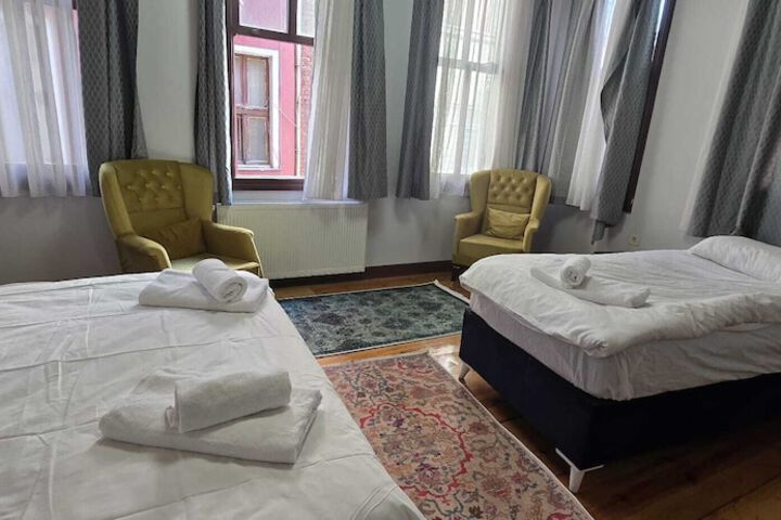 Room 28 of 64