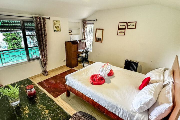 Room 2 of 25