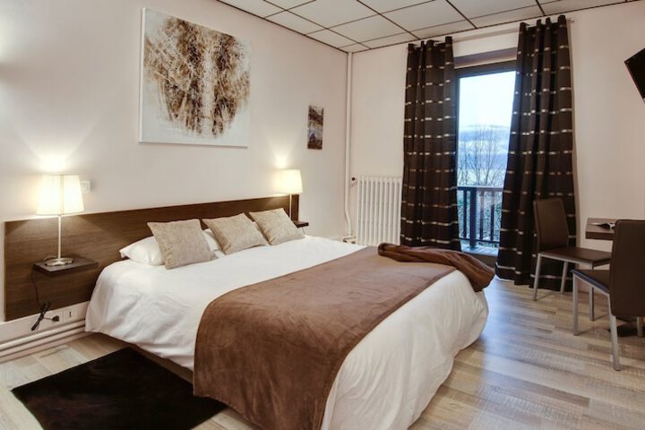 Room 3 of 18