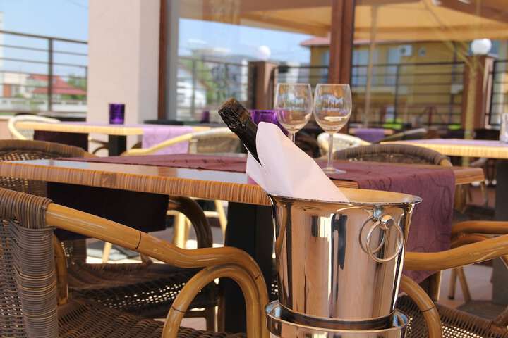 Dining 60 of 69