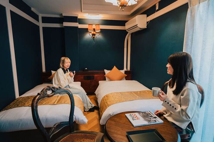 Room 28 of 106