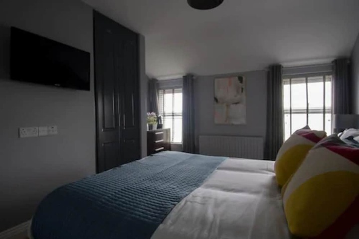 Room 6 of 24