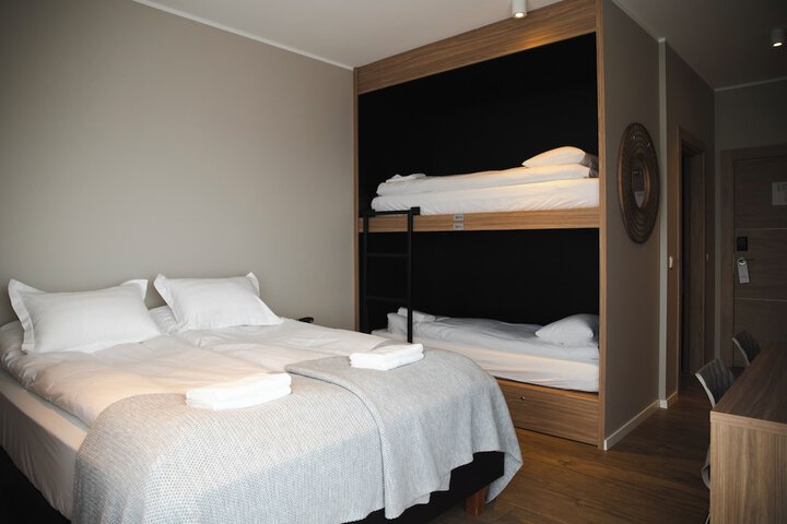 Room 27 of 89