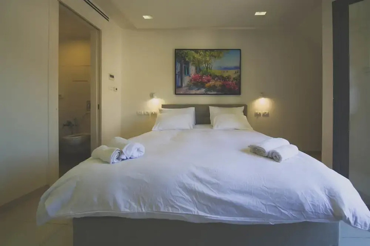 Room 3 of 14