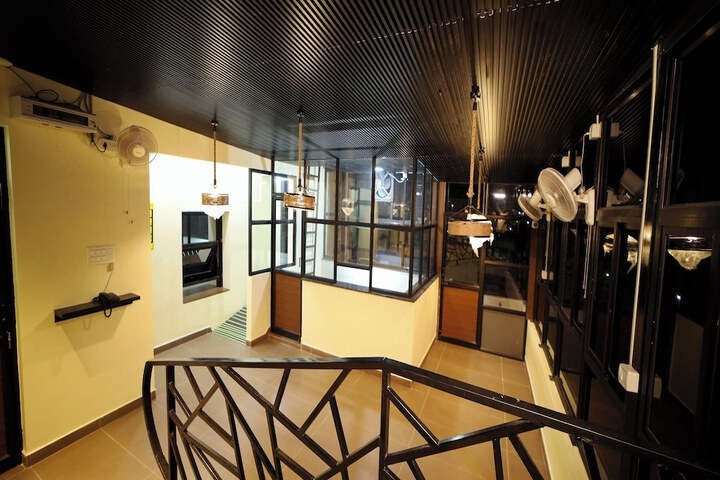 Hotel Interior 4 of 53