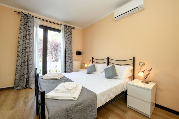 Room 2 of 50