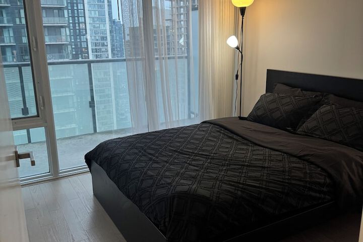 Room 8 of 37