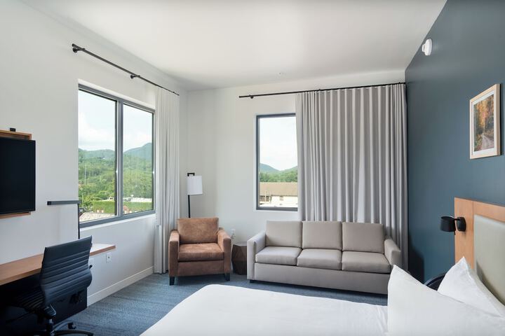 Room 9 of 49