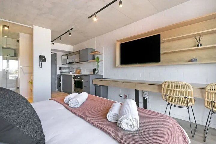 Room 6 of 29