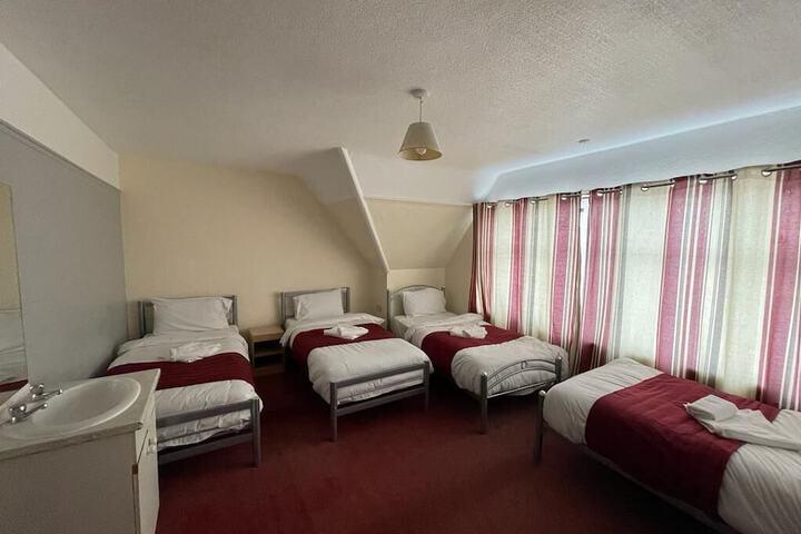 Room 13 of 22