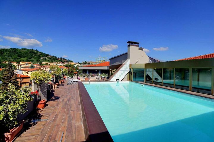 Hotel Pool