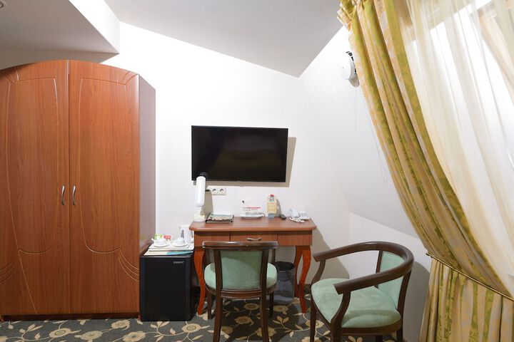 Room 26 of 74