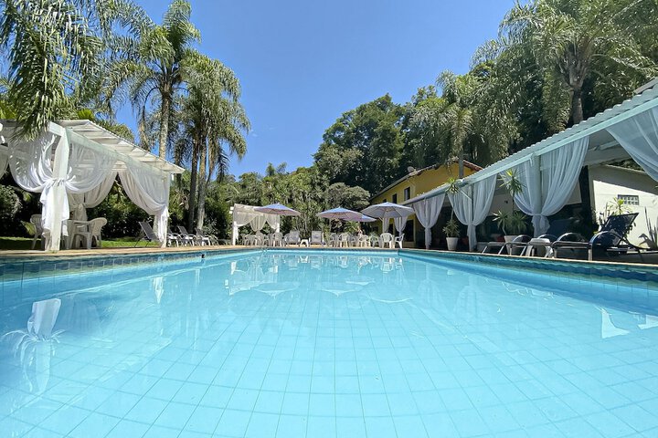 Pool 5 of 10