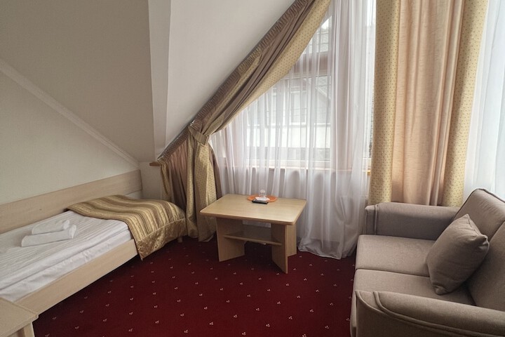 Room 17 of 47